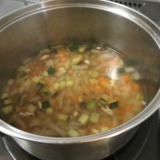 野菜スープ（余った野菜）